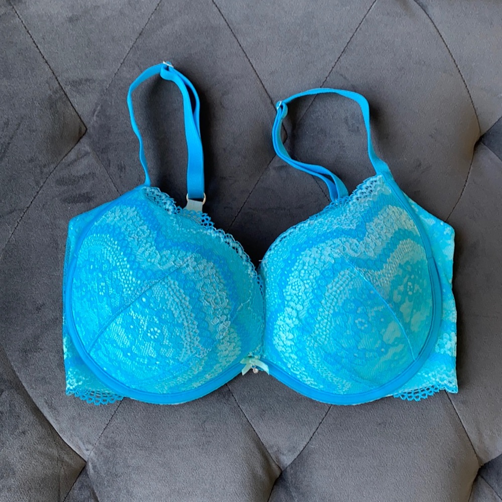 VS Plunge Bra NWOT